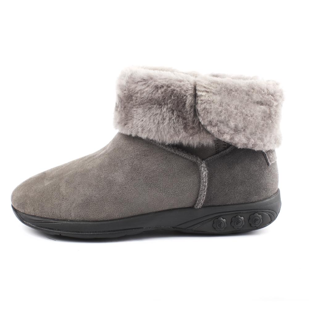 Aubrey Women&#39;s Sheepskin Boot